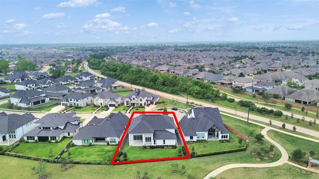 10322 Forest Lake Drive, Missouri City, TX 77459