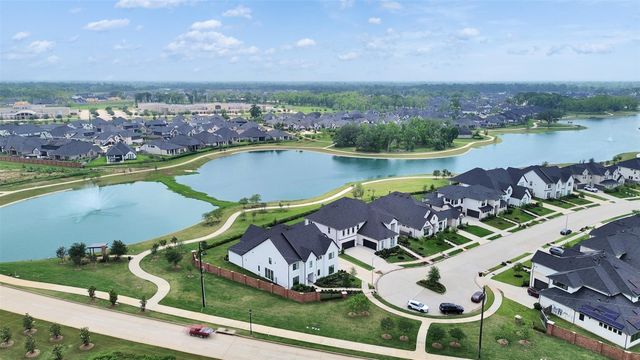 10322 Forest Lake Drive, Missouri City, TX 77459