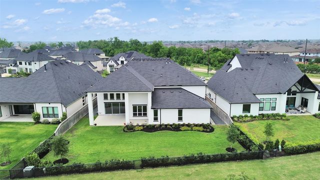 10322 Forest Lake Drive, Missouri City, TX 77459