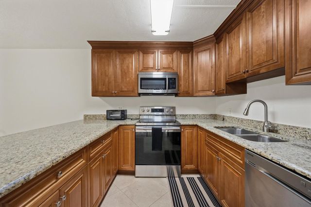 1907 19th Lane, Palm Beach Gardens, FL 33418