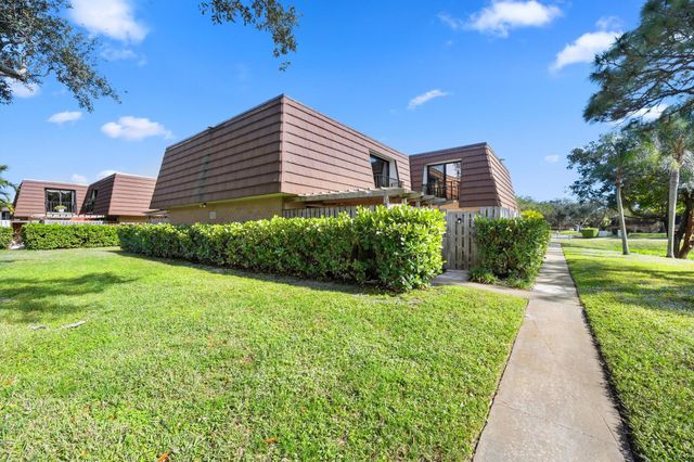 1907 19th Lane, Palm Beach Gardens, FL 33418