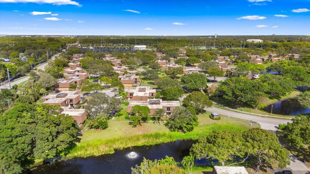 1907 19th Lane, Palm Beach Gardens, FL 33418