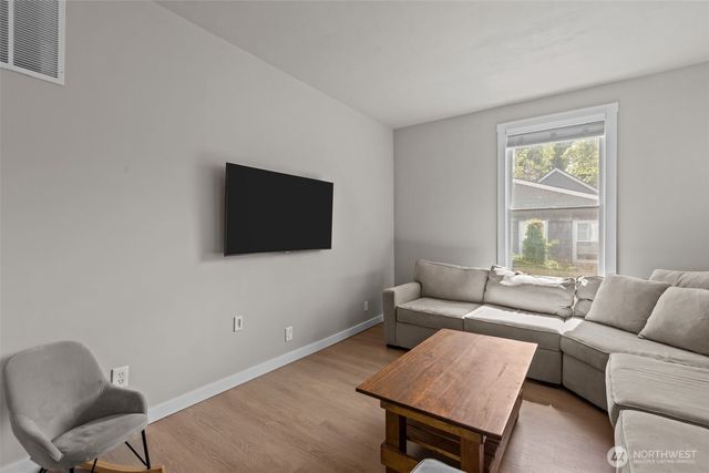 33724 SE Hudson Road, Ravensdale, WA 98051