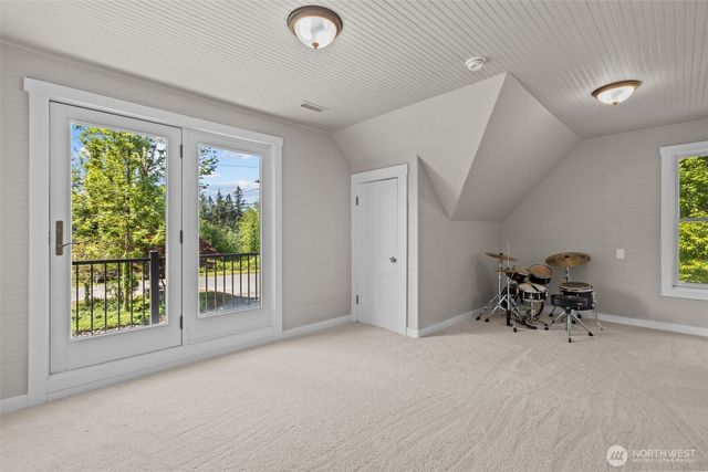33724 SE Hudson Road, Ravensdale, WA 98051