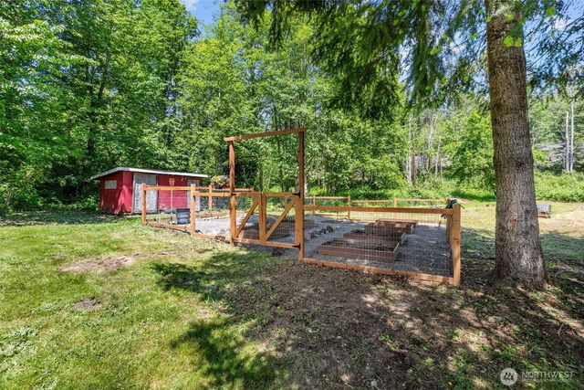 33724 SE Hudson Road, Ravensdale, WA 98051