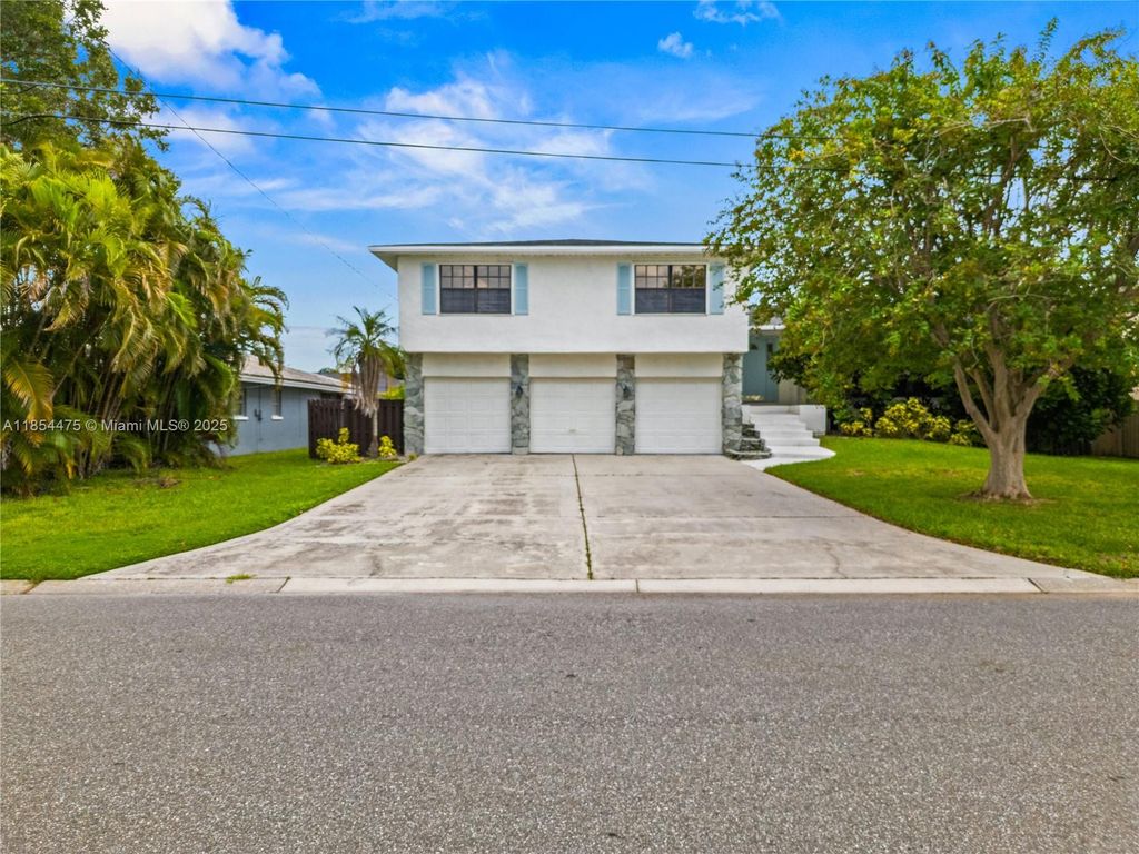 1731 Clearwater Harbor Dr, Largo, FL 33770
