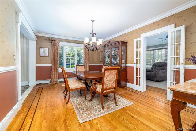72 Broadway, Rockville Centre, NY 11570