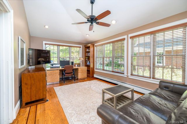 72 Broadway, Rockville Centre, NY 11570
