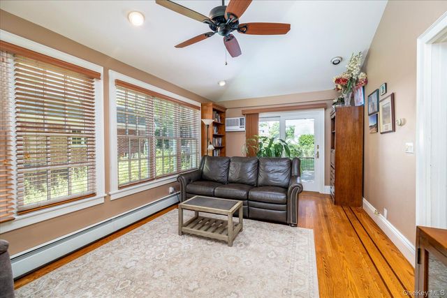72 Broadway, Rockville Centre, NY 11570