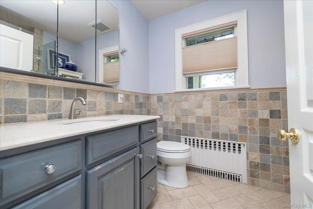 72 Broadway, Rockville Centre, NY 11570