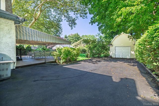 72 Broadway, Rockville Centre, NY 11570