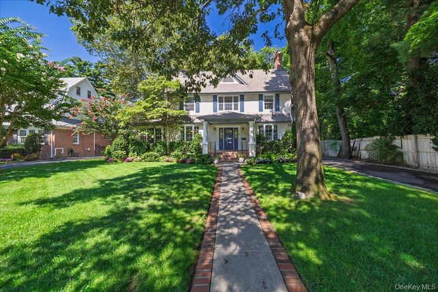 72 Broadway, Rockville Centre, NY 11570