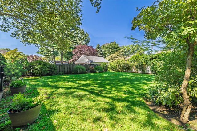 72 Broadway, Rockville Centre, NY 11570