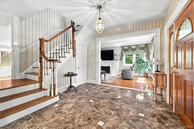 72 Broadway, Rockville Centre, NY 11570