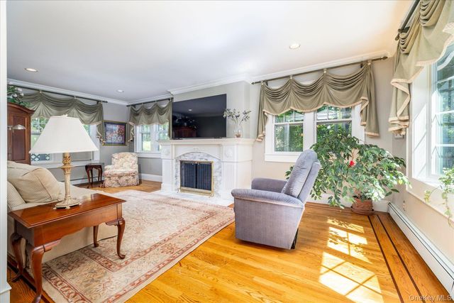 72 Broadway, Rockville Centre, NY 11570