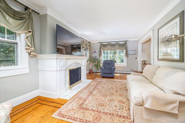 72 Broadway, Rockville Centre, NY 11570