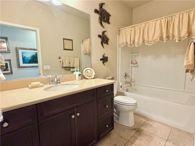 19422 Royal Oaks, Apple Valley, CA 92308