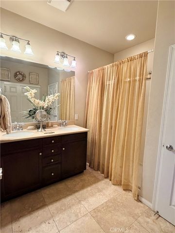 19422 Royal Oaks, Apple Valley, CA 92308