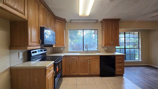 1117 Blue Carriage Lane N, Fort Worth, TX 76120