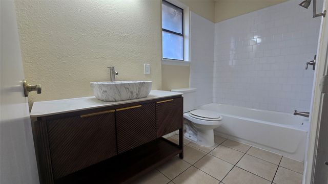 1117 Blue Carriage Lane N, Fort Worth, TX 76120