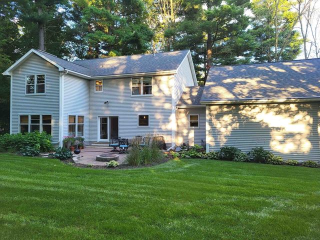 2074 BRADBURY LANE, Green Bay, WI 54313