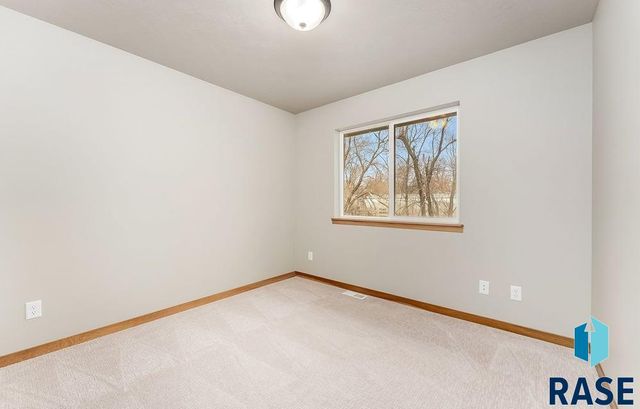 121 S Peaceful Ave Avenue, Brandon, SD 57005