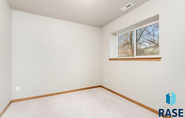 121 S Peaceful Ave Avenue, Brandon, SD 57005