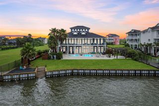 1026 Lillian Lane, Galveston, TX 77554