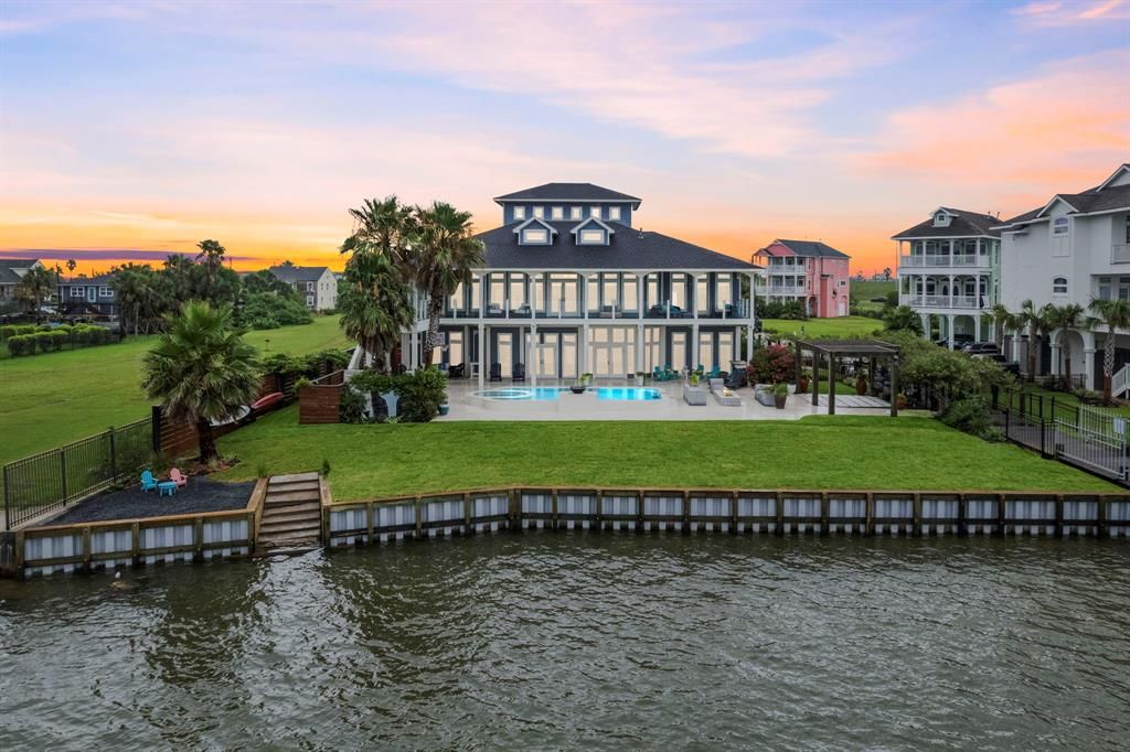 1026 Lillian Lane, Galveston, TX 77554