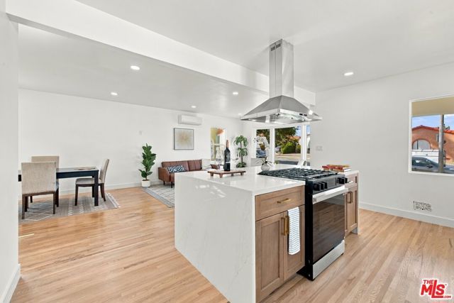 1418 W 93rd Street, Los Angeles, CA 90047