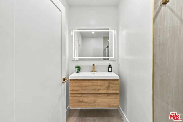 1418 W 93rd Street, Los Angeles, CA 90047
