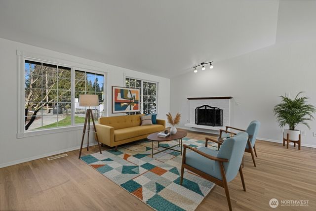 2003 SW 304th Street, Federal Way, WA 98023