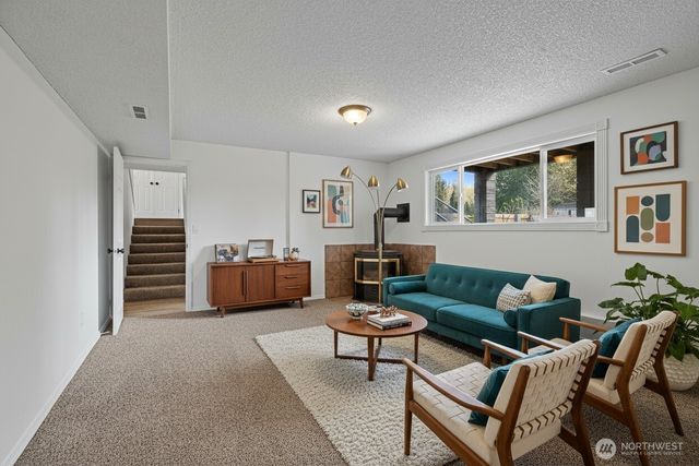 2003 SW 304th Street, Federal Way, WA 98023