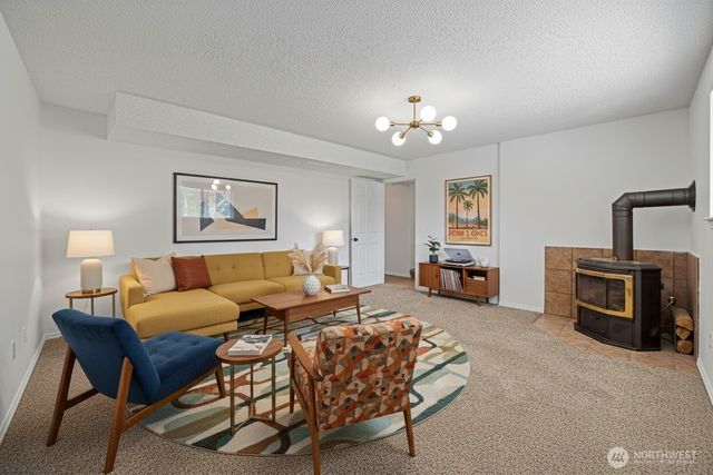 2003 SW 304th Street, Federal Way, WA 98023