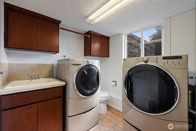 2003 SW 304th Street, Federal Way, WA 98023