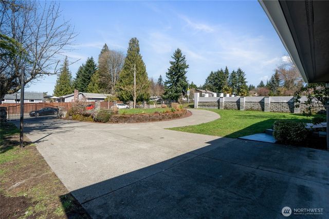2003 SW 304th Street, Federal Way, WA 98023
