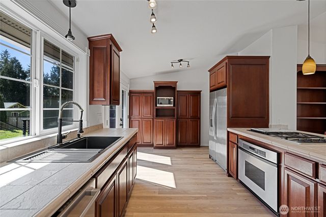 2003 SW 304th Street, Federal Way, WA 98023