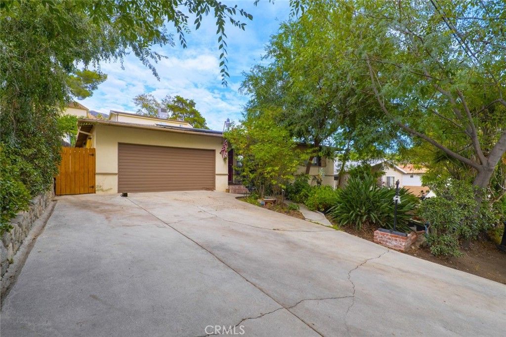 10756 Redmont Avenue, Tujunga, CA 91042
