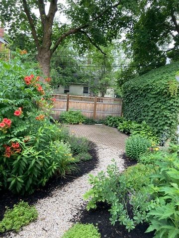 35 Amherst St 2, Boston, MA 02131