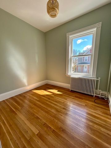 35 Amherst St 2, Boston, MA 02131