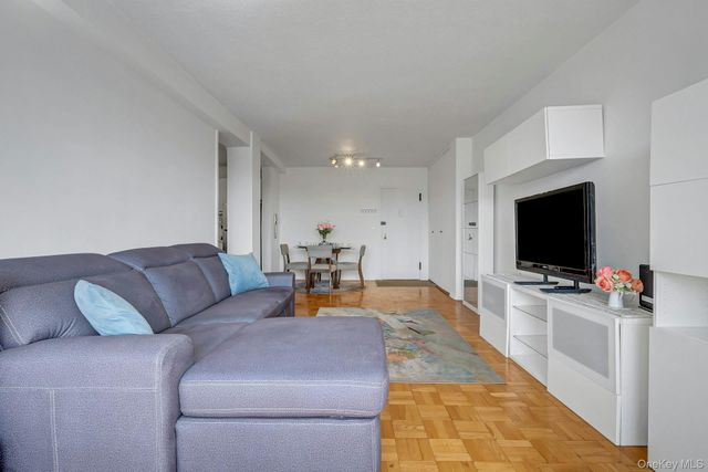 2400 Johnson Avenue 4G, Bronx, NY 10463