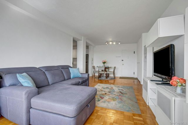 2400 Johnson Avenue 4G, Bronx, NY 10463