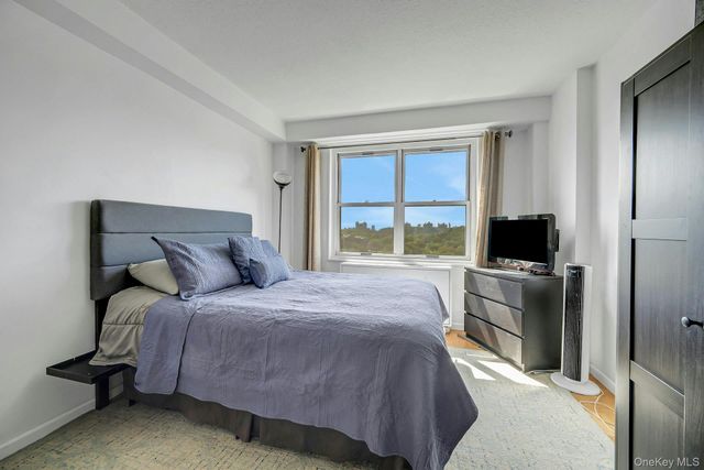2400 Johnson Avenue 4G, Bronx, NY 10463