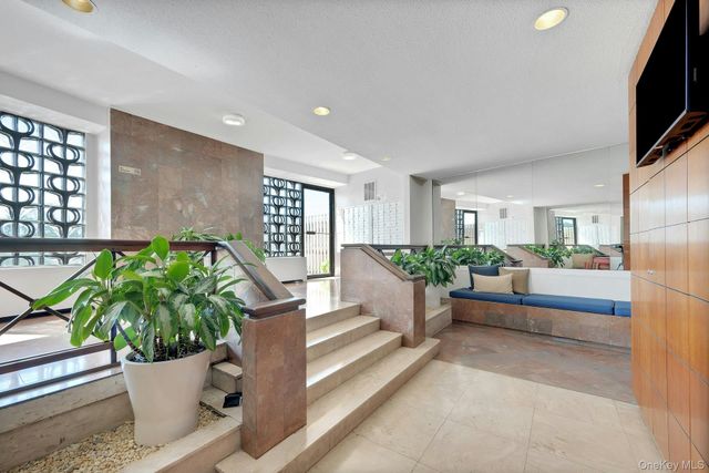 2400 Johnson Avenue 4G, Bronx, NY 10463