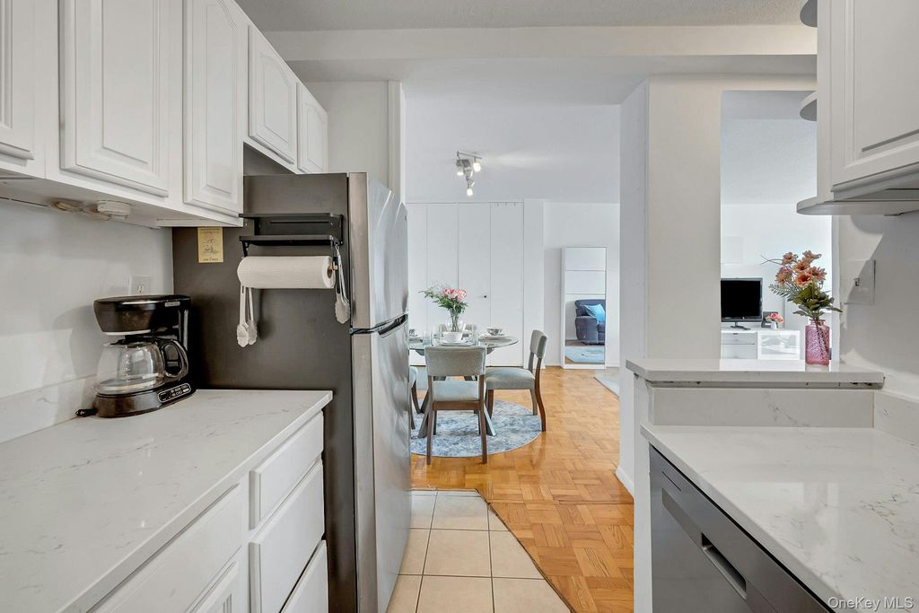 2400 Johnson Avenue 4G, Bronx, NY 10463 — photo 2