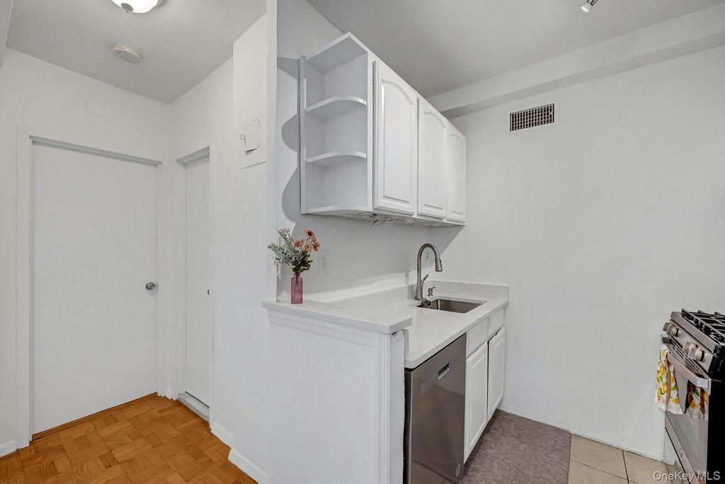 2400 Johnson Avenue 4G, Bronx, NY 10463 — photo 5