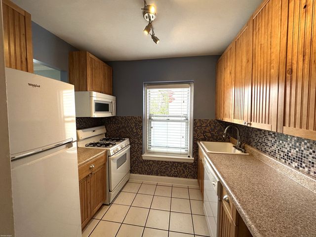 126 woodside Green 1A, Stamford, CT 06901