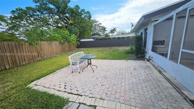 10351 SW 49th St Main, Miami, FL 33165