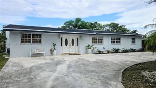 10351 SW 49th St Main, Miami, FL 33165