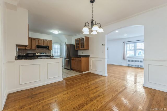7548 183rd Street, Fresh Meadows, NY 11366